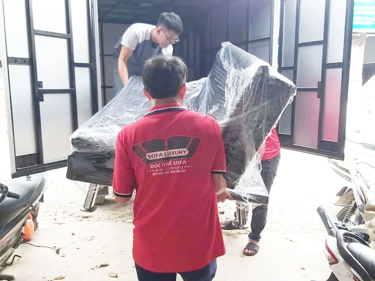 Đội ngũ nhân viên tại Nhất Long có nhiều năm kinh nghiệm, tâm huyết